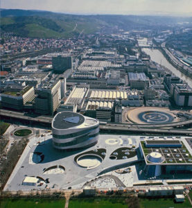 Hauptzentrale der Mercedes-Benz Group AG in Stuttgart (Deutschland)